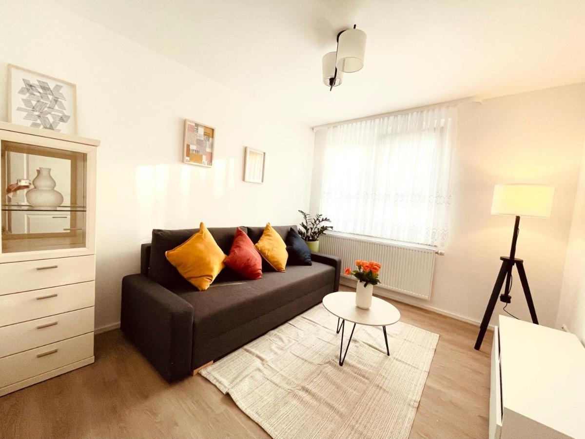Frisch Renoviertes Und Charmantes Apartment Stuttgart Buitenkant foto
